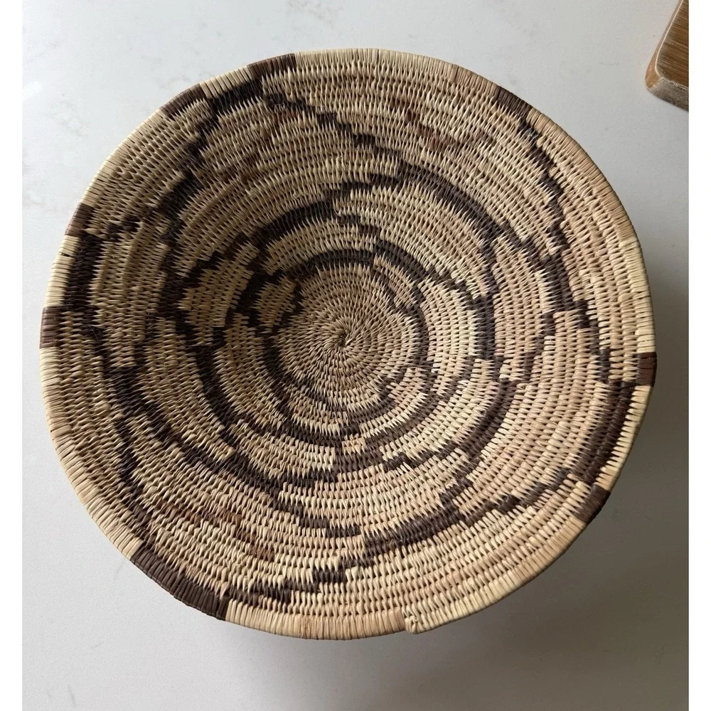 MEDIUM SIZE VINTAGE WOVEN COILED BASKET Farmhouse Boho